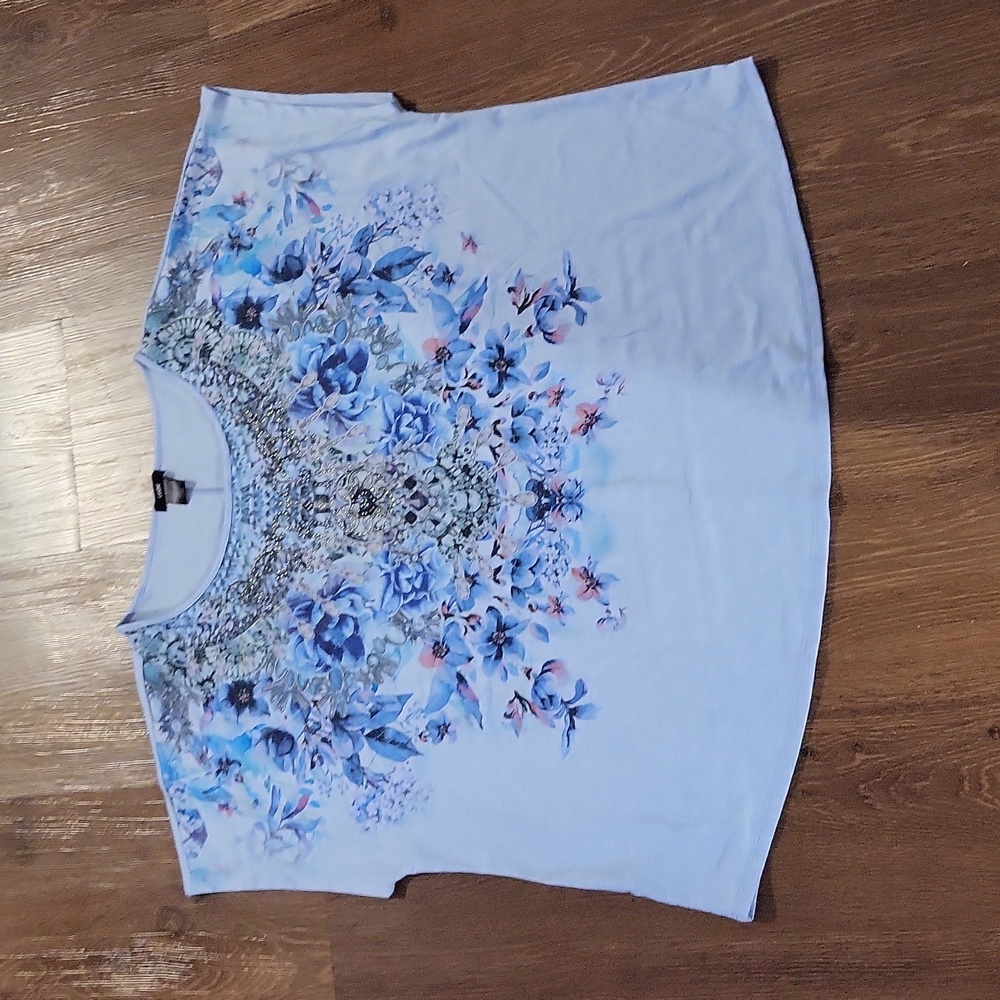 Leebe multicolored short sleeve blouse with detailing on front 4X